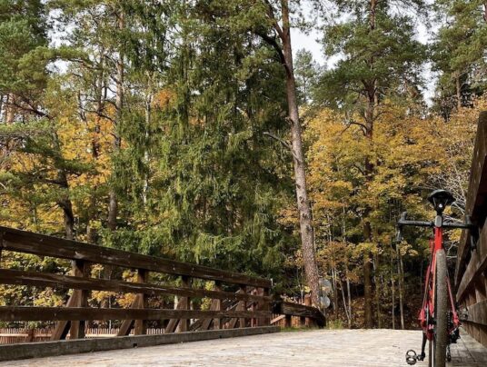 Cycling trips around the Suwałki Region, photo: gravel - bike - news from SIRVIS - Lake Serwy - Suwałki Region