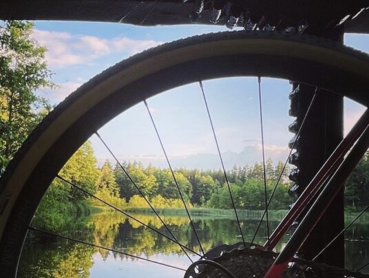 Cycling trips around the Suwałki Region, photo: gravel - bike - news from SIRVIS - Lake Serwy - Suwałki Region