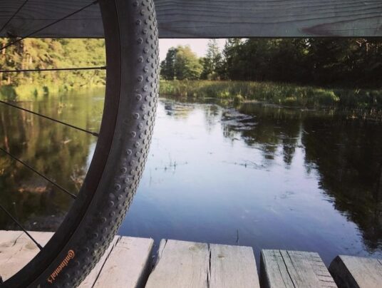 Cycling trips around the Suwałki Region, photo: gravel - bike - news from SIRVIS - Lake Serwy - Suwałki Region